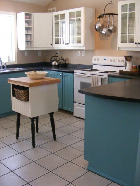 Kitchen-View-with-Teal-Kitchen-Cabinets