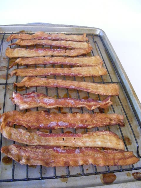 cooken-bacon-strips-from-oven